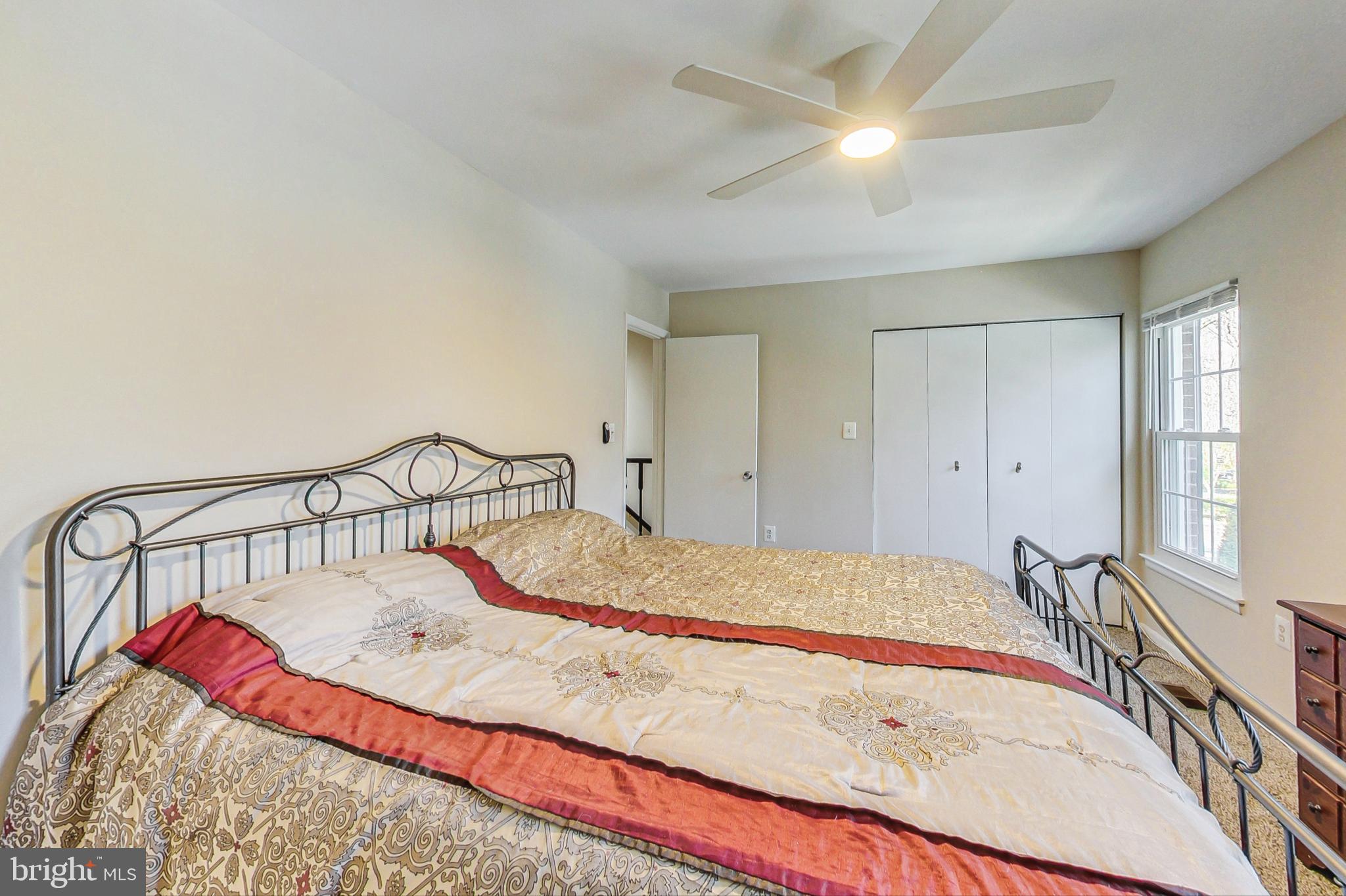 6415 Old Scotts Court Springfield, VA 22152 - Photo 19 of 44 Primary Bedroom w/ King Size Bed