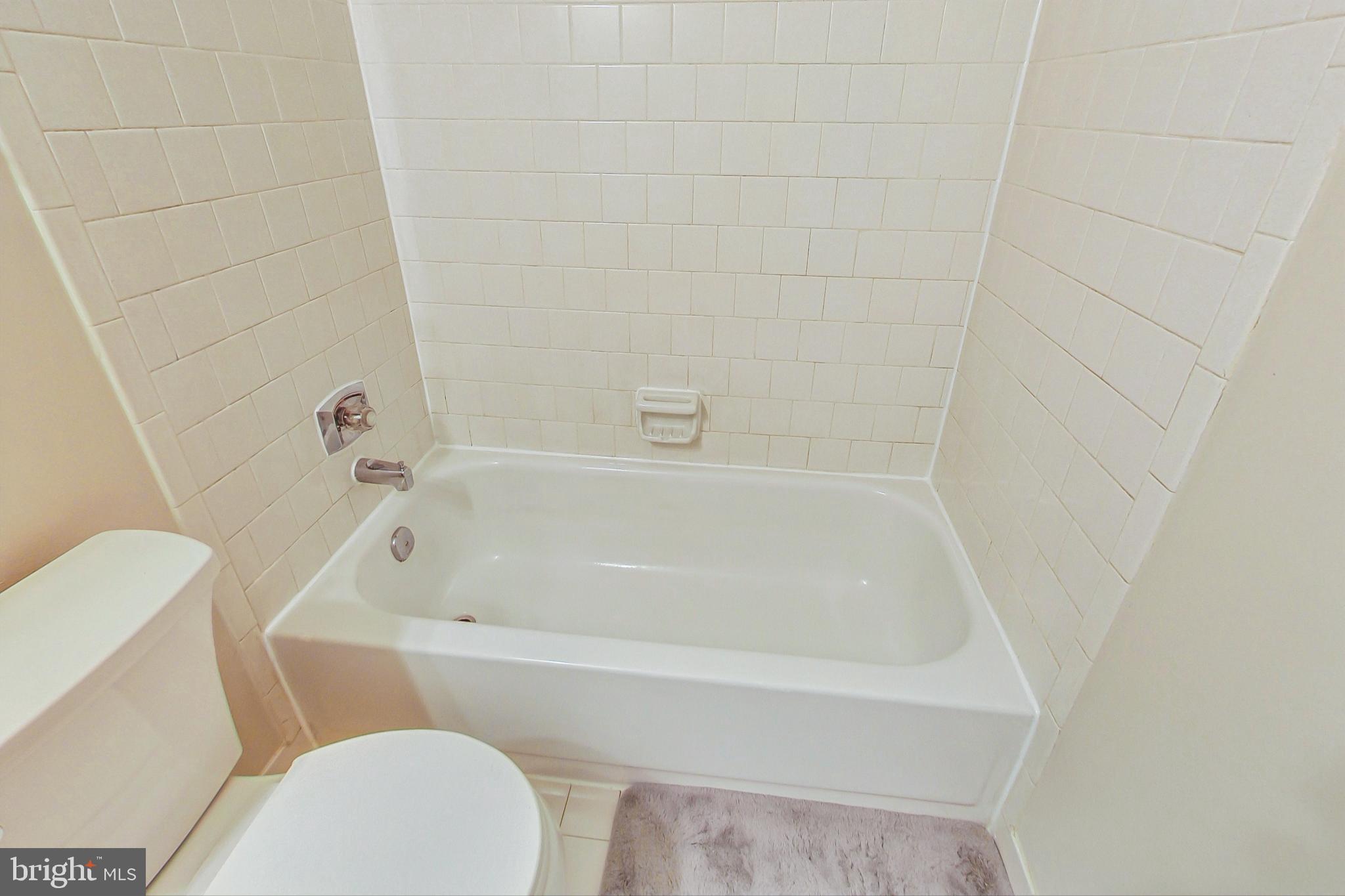 6415 Old Scotts Court Springfield, VA 22152 - Photo 26 of 44 Upstairs Hallway Full Bathroom 2