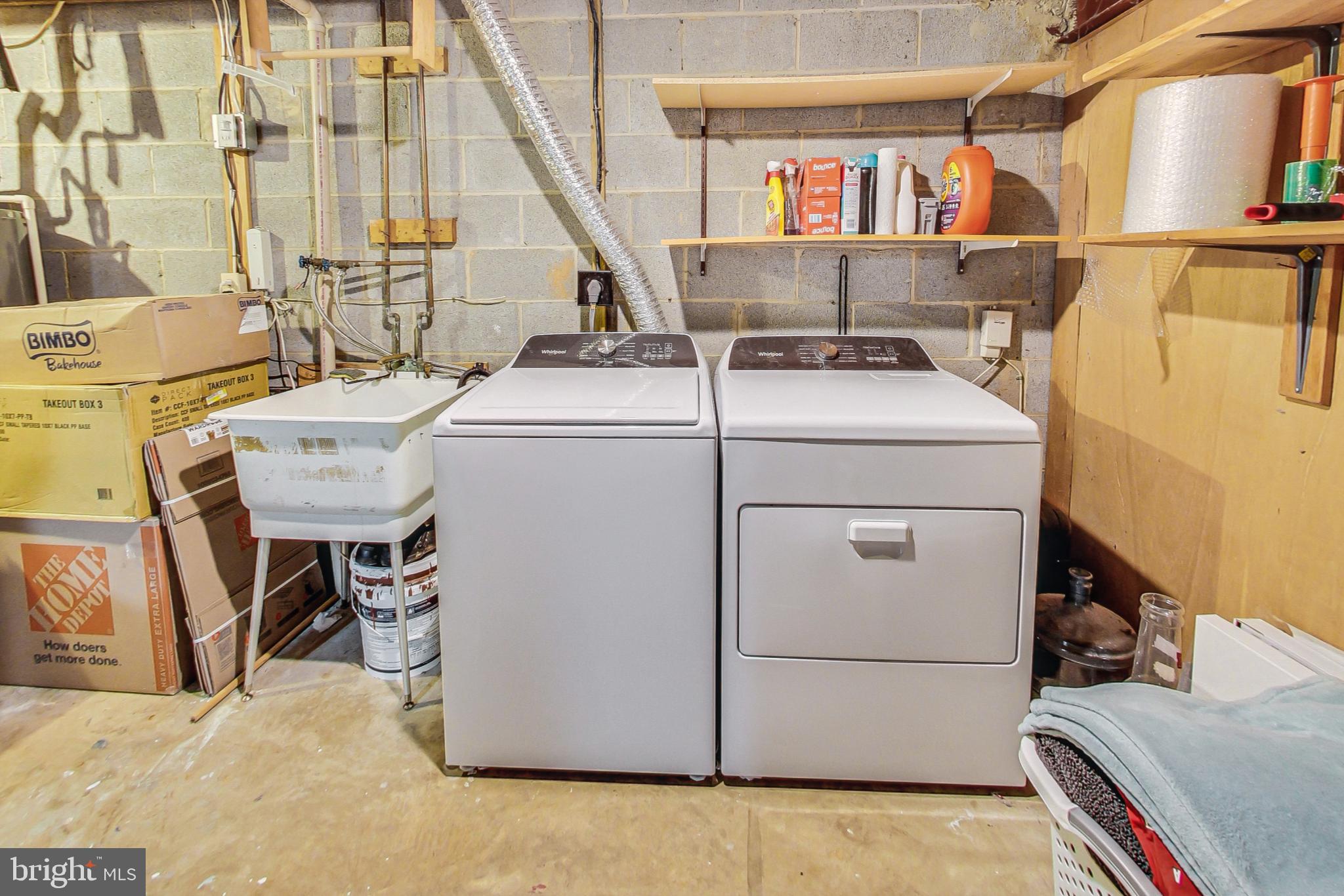 6415 Old Scotts Court Springfield, VA 22152 - Photo 31 of 44 Laundry room