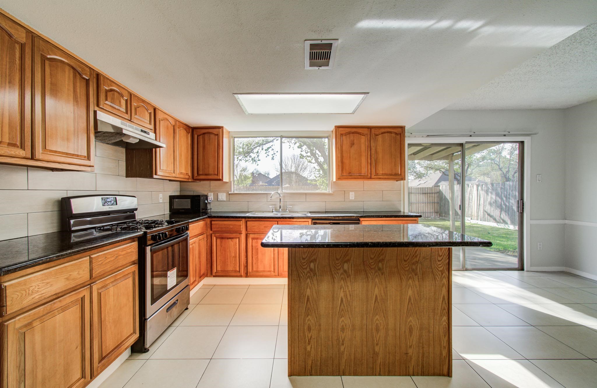 11307 Birdwing Lane Houston, TX 77067 - Photo 13 of 38