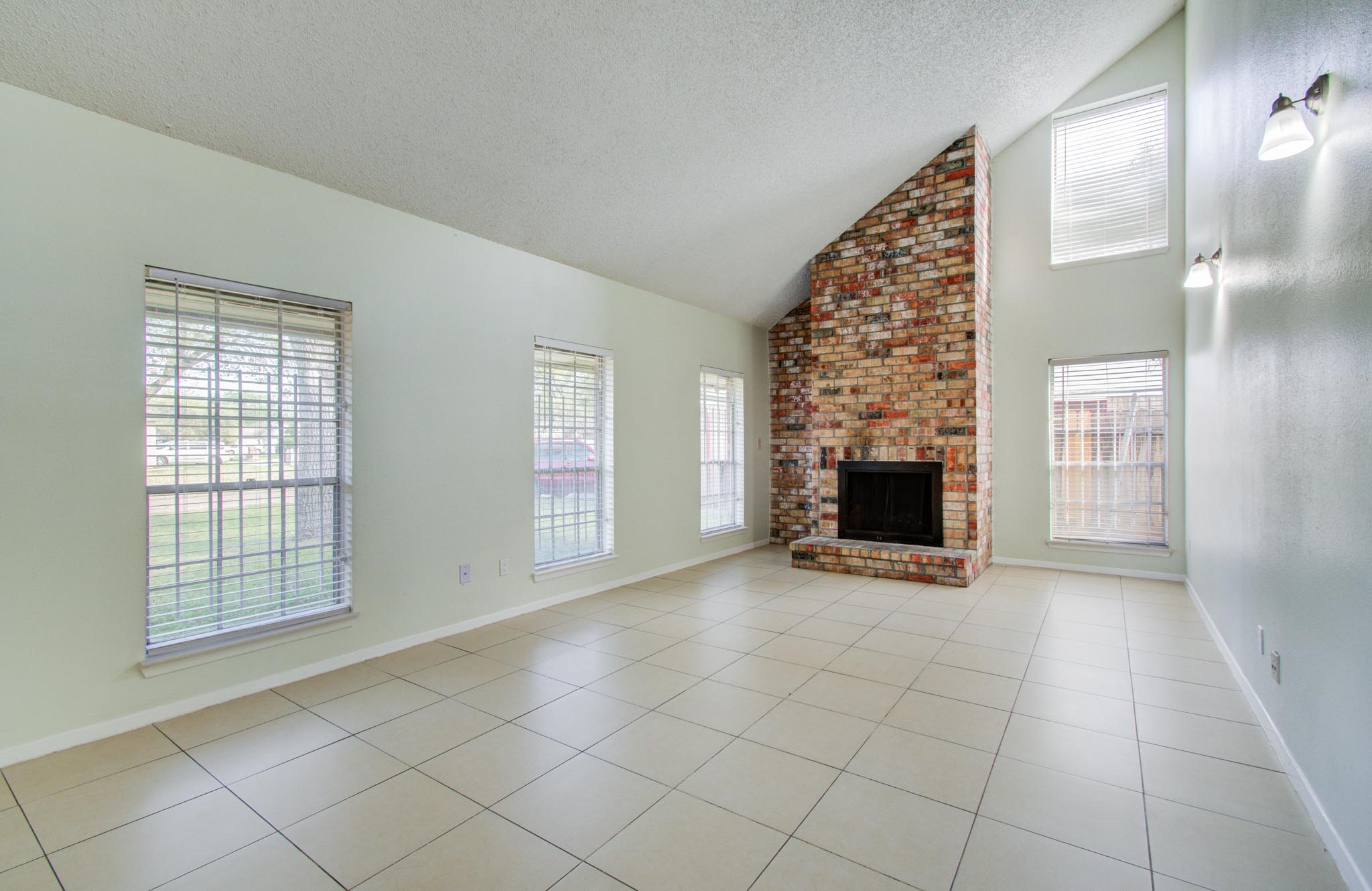 11307 Birdwing Lane Houston, TX 77067 - Photo 7 of 38