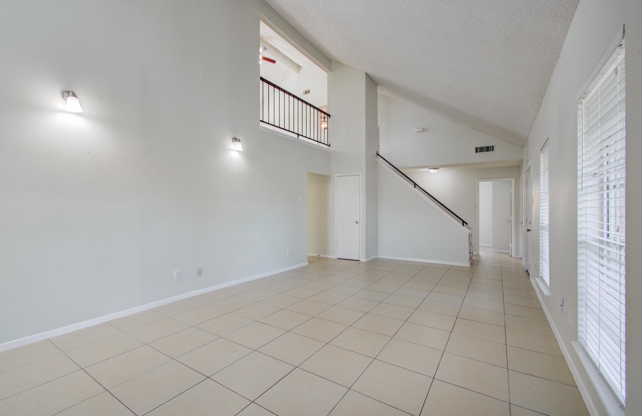 11307 Birdwing Lane Houston, TX 77067 - Photo 8 of 38