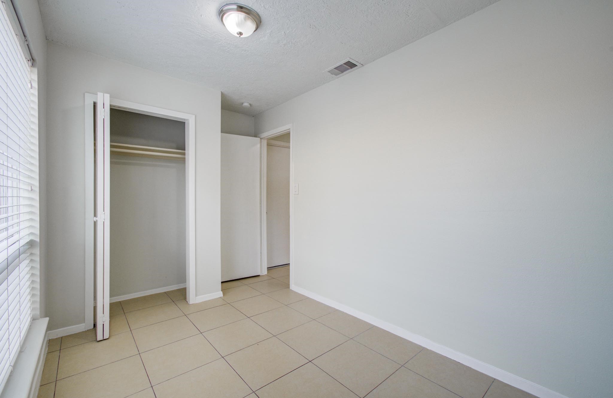 11307 Birdwing Lane Houston, TX 77067 - Photo 10 of 38