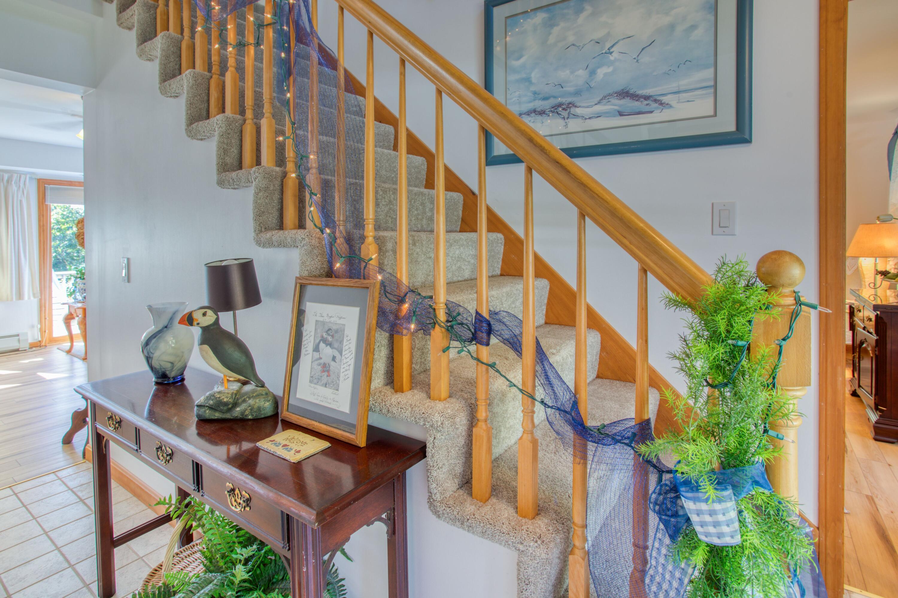 17 Spyglass Hl Road Boothbay, ME 04544 - Photo 21 of 55 To second floor