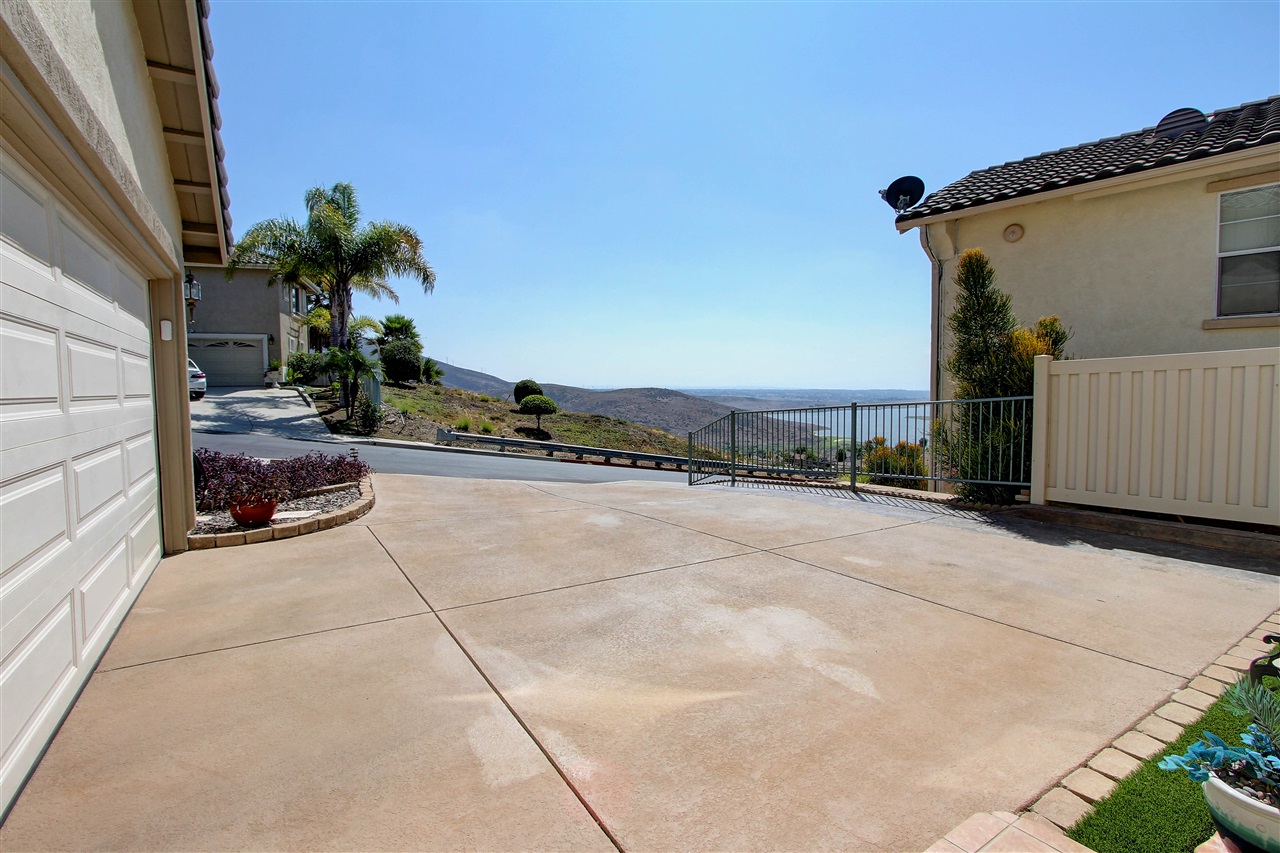2010 Pointe Parkway Spring Valley, CA 91978 - Photo 2 of 24 Gallery Image 2