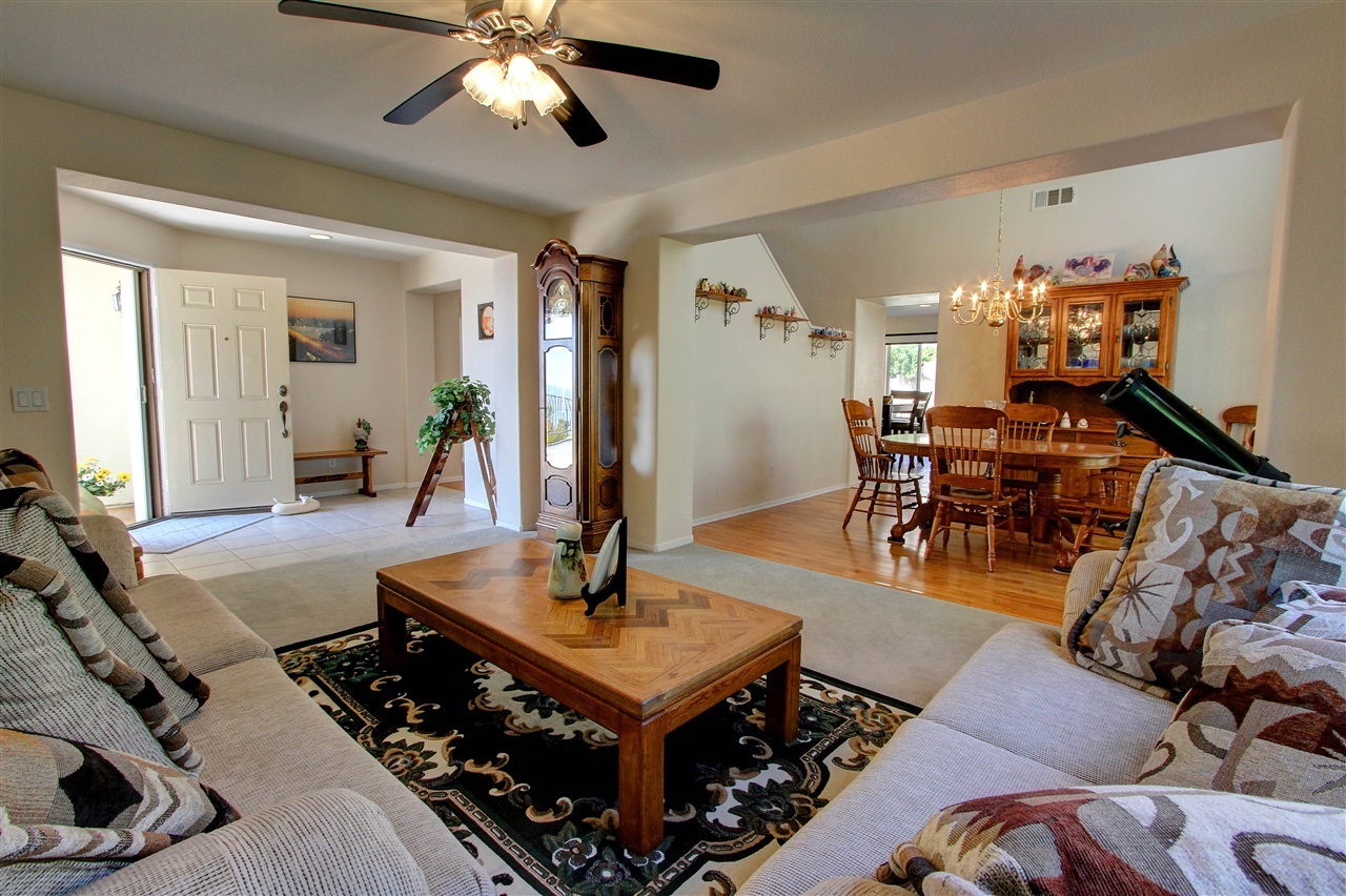 2010 Pointe Parkway Spring Valley, CA 91978 - Photo 15 of 24 Gallery Image 15