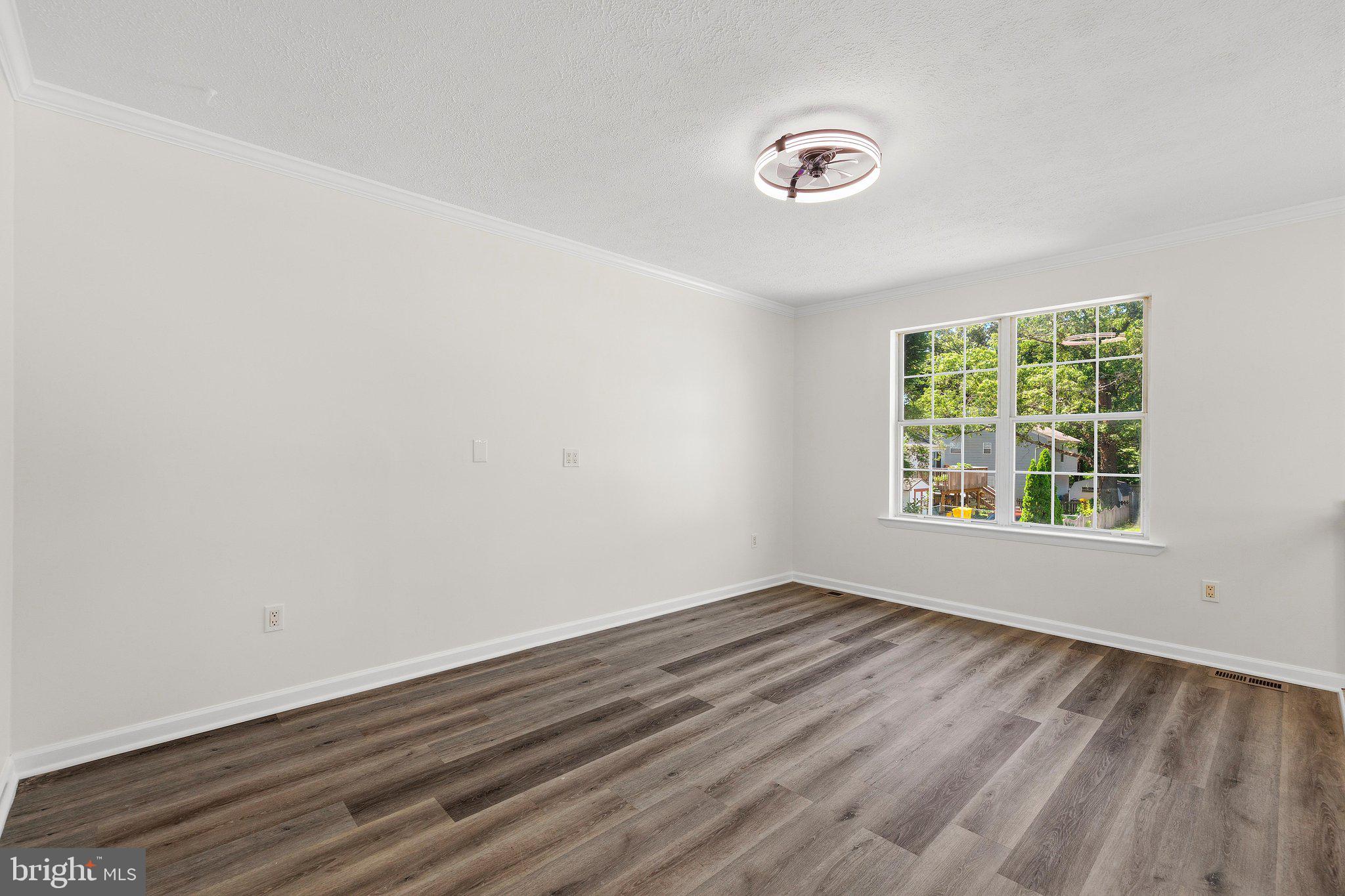 2416 230th Street Pasadena, MD 21122 - Photo 5 of 35