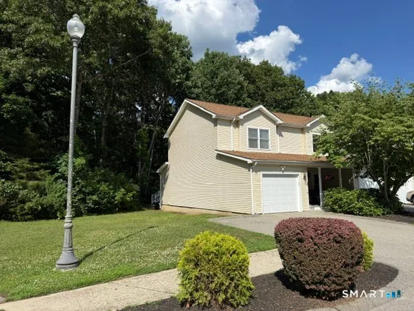 $369,000 | 705 Lainey Lane, Killingly, CT 06239