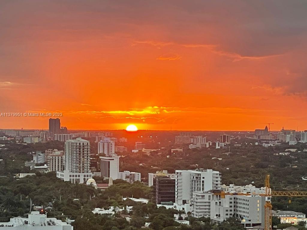 60 Southwest 13th Street, Unit 2413 Miami, FL 33130 - Photo 25 of 27 a view of a city with a city view