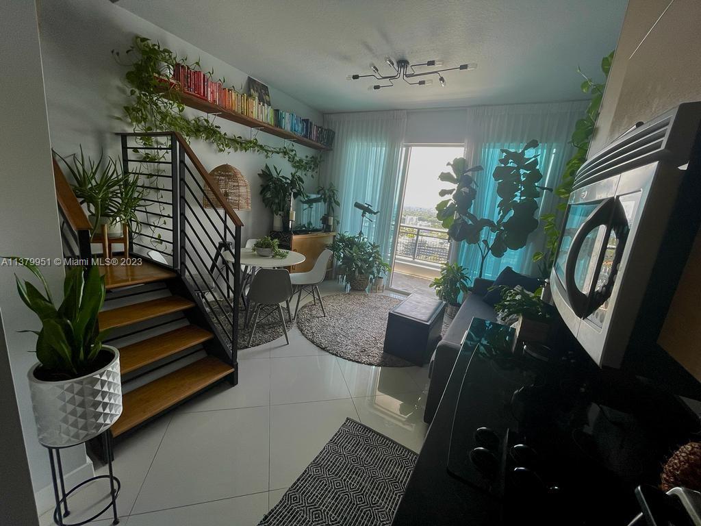 60 Southwest 13th Street, Unit 2413 Miami, FL 33130 - Photo 7 of 27 a view of entryway and hall