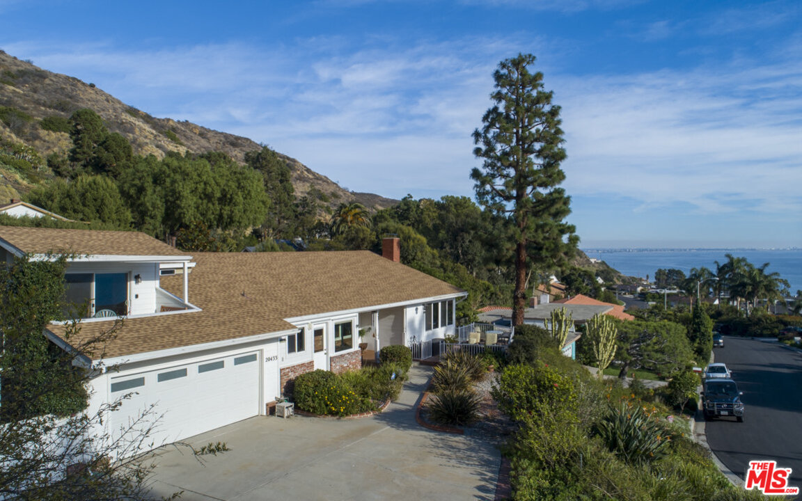 20433 Seaboard Road Malibu, CA 90265 - Photo 3 of 36