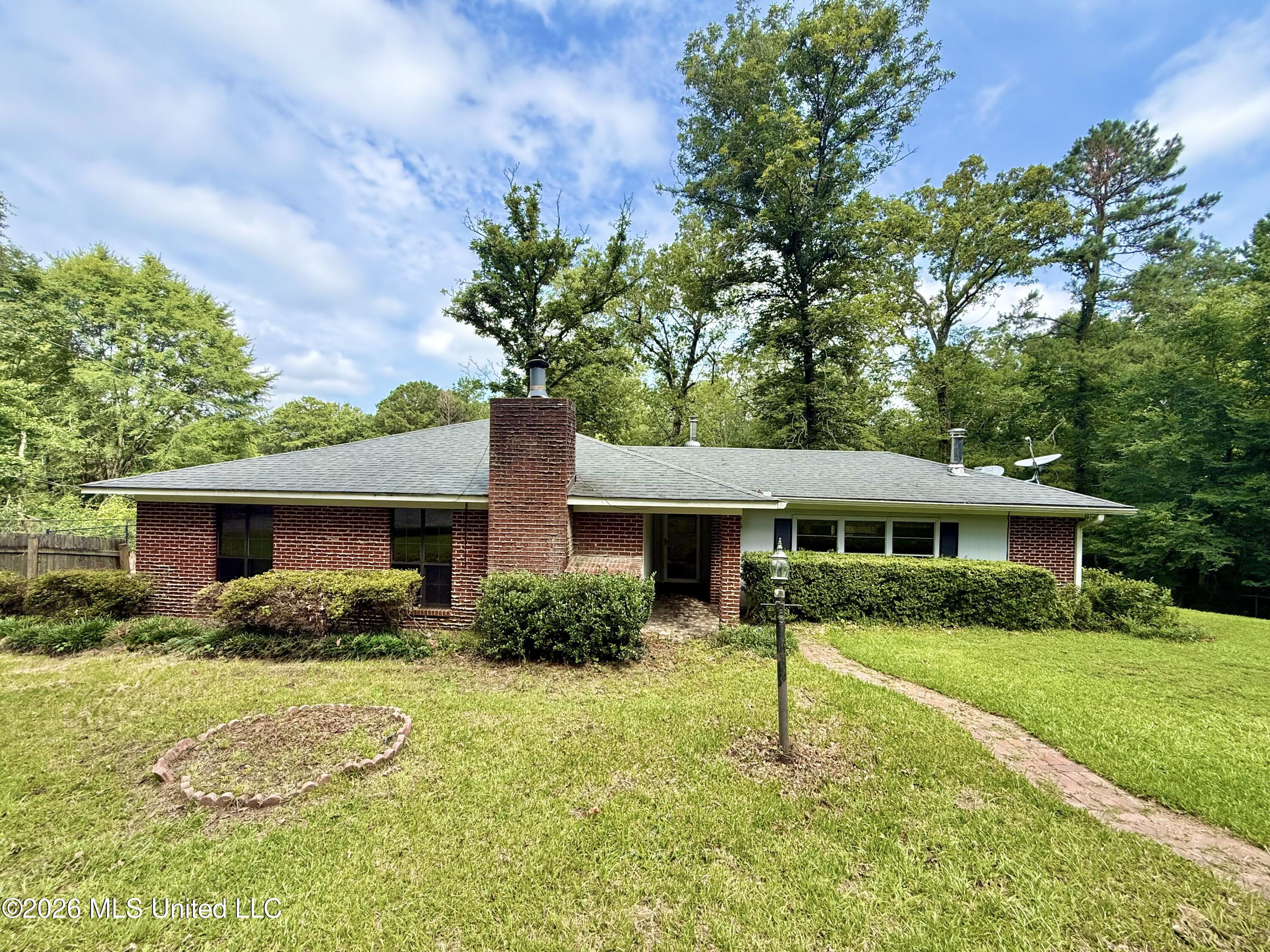 1019 Dry Grove Road Crystal Springs, MS 39059 - Photo 2 of 53 IMG_4375