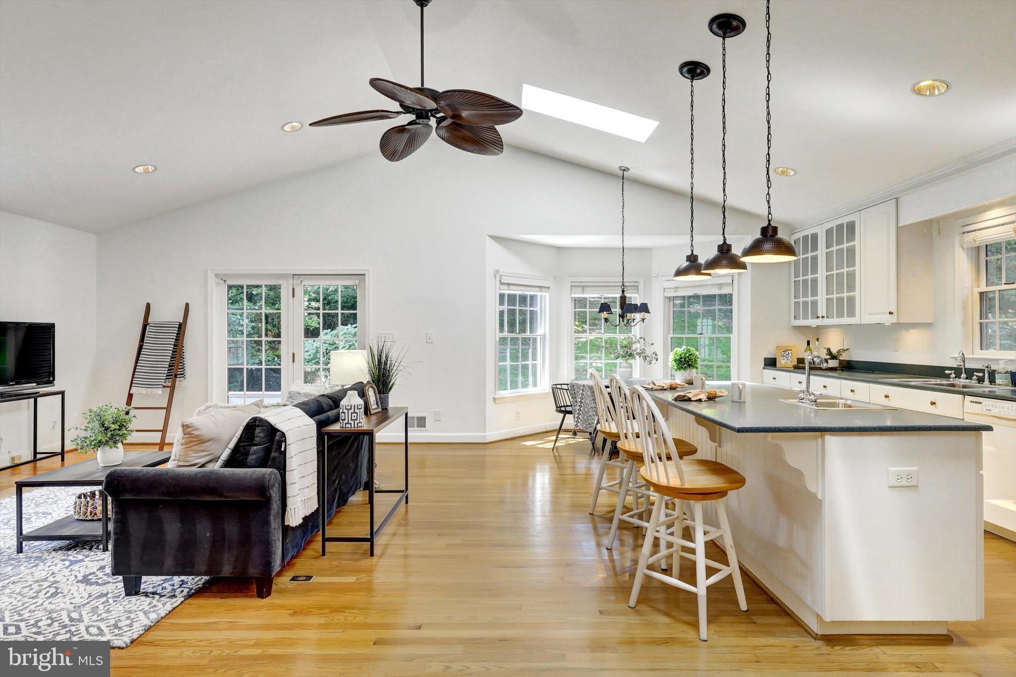 10214 Big Rock Road Silver Spring, MD 20901 - Photo 14 of 39 Family Room/ Kitchen