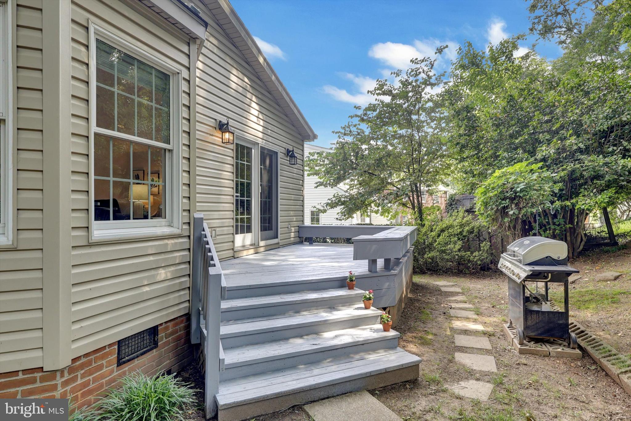 10214 Big Rock Road Silver Spring, MD 20901 - Photo 34 of 39 Back Deck