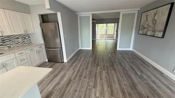 $1,600 | 2115 Northeast 42nd Court, Unit 206N, Lighthouse Point, FL 33064