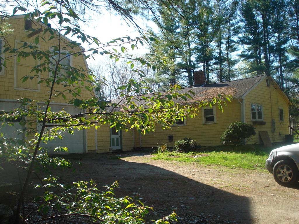 96 New Boston Road Kingston, NH 03848 - Photo 1 of 10