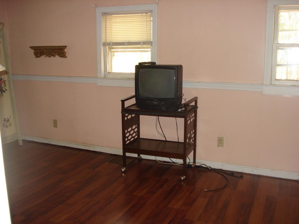 96 New Boston Road Kingston, NH 03848 - Photo 3 of 10