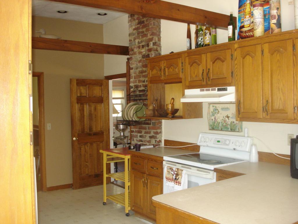 96 New Boston Road Kingston, NH 03848 - Photo 8 of 10