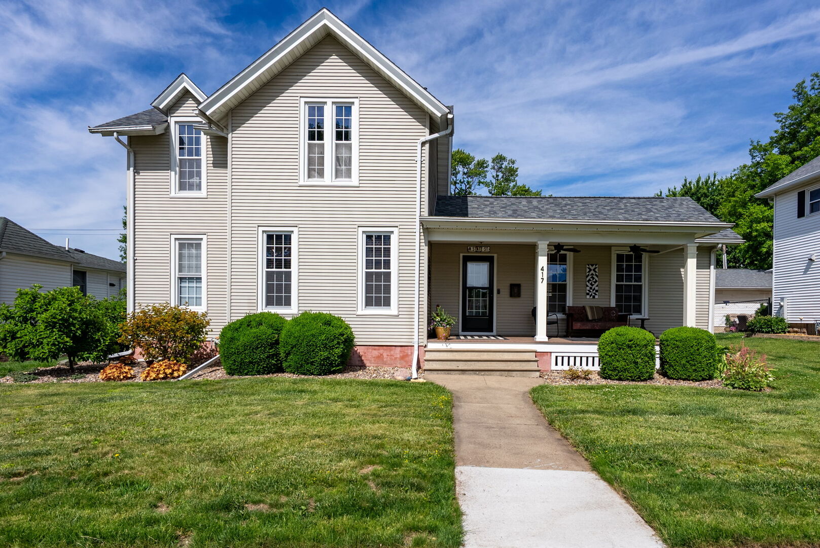 417 North State Street Geneseo, IL 61254 - Photo 1 of 51 a front view of a house with a yard