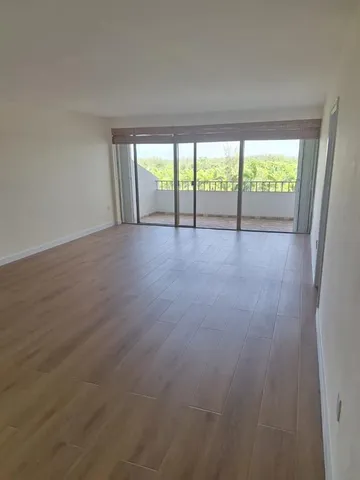 $640,000 | 155 Ocean Ln Drive, Unit 706, Key Biscayne, FL 33149