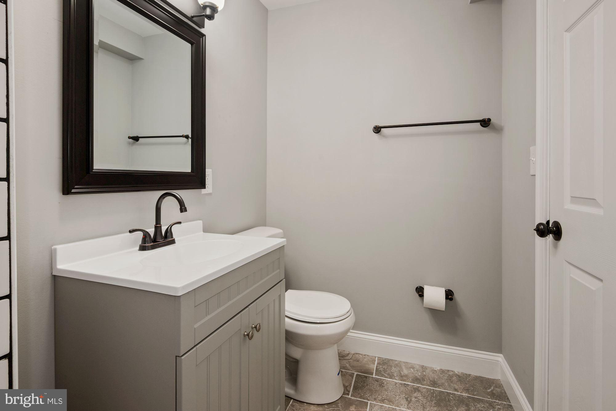 2046 Putnam Road Halethorpe, MD 21227 - Photo 16 of 33