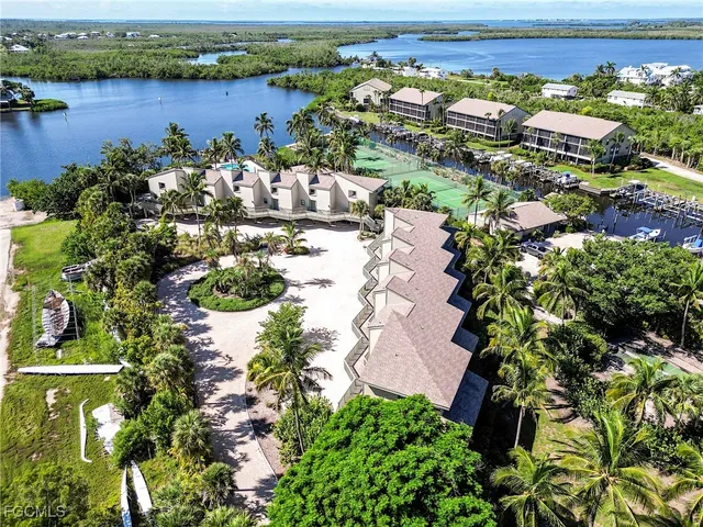 $499,000 | 16709 Bocilla Palms Drive, Unit 20, Bokeelia, FL 33922