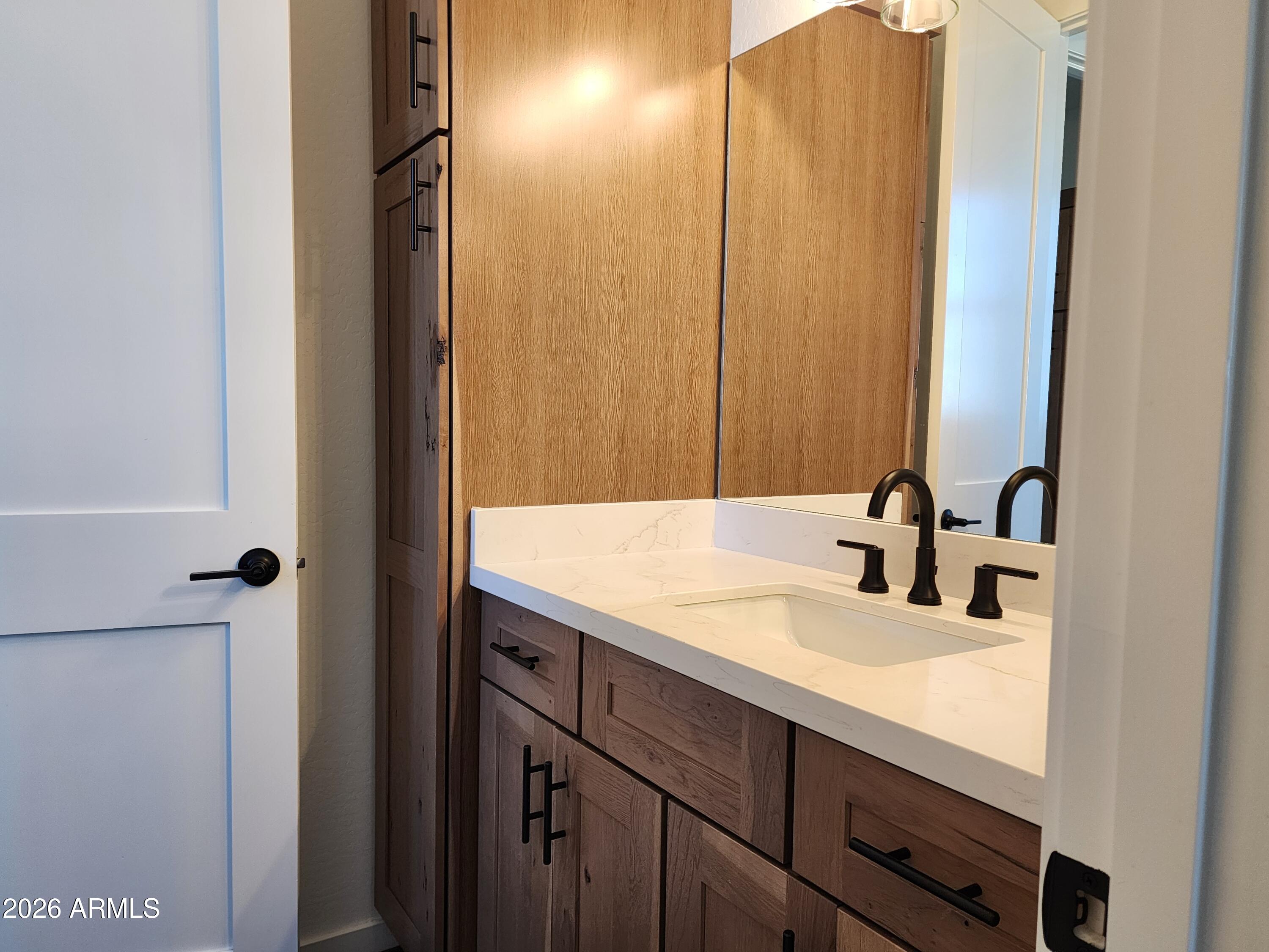 1864 East New River Road Phoenix, AZ 85086 - Photo 13 of 16 JACK & JILL BATH 2