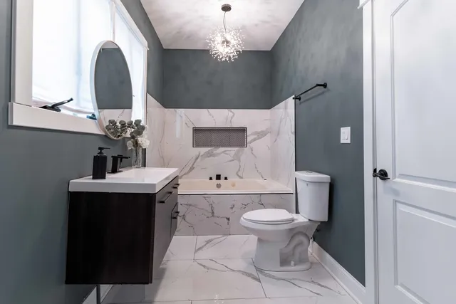 $299,000 | 5715 South Hoyne Avenue, Chicago, IL 60636