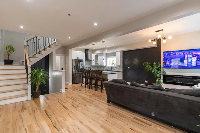 $299,000 | 5715 South Hoyne Avenue, Chicago, IL 60636