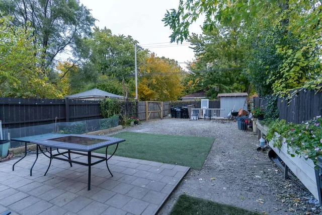 $299,000 | 5715 South Hoyne Avenue, Chicago, IL 60636