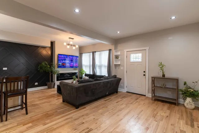 $299,000 | 5715 South Hoyne Avenue, Chicago, IL 60636