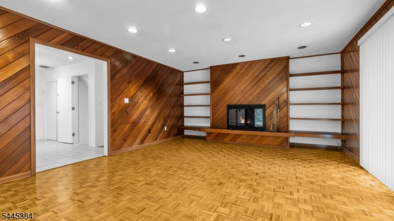 7 Oak Ridge Springfield, NJ 07081 - Photo 16 of 42 Gallery Image 16