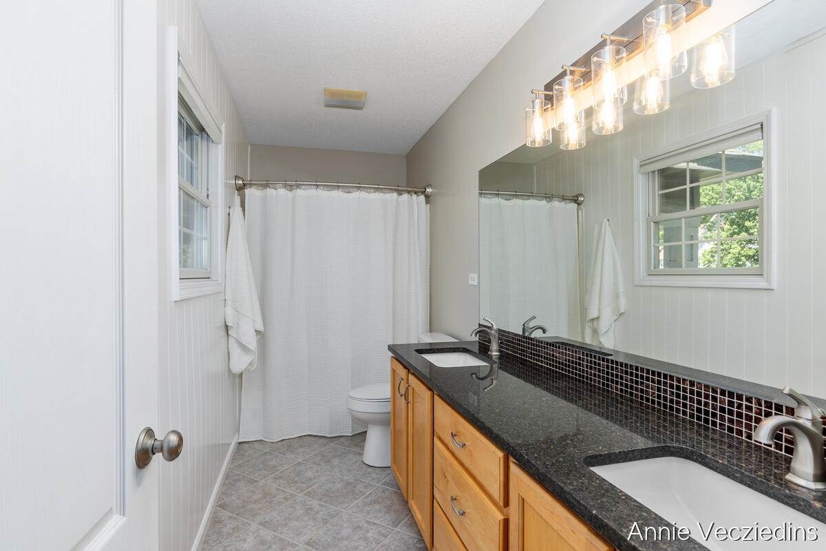 15096 Oakland Street Spring Lake, MI 49456 - Photo 17 of 41 15096-Oakland_020