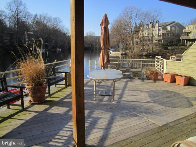 1971 Lakeport Way Reston, VA 20191 - Photo 4 of 21 Deck - View from