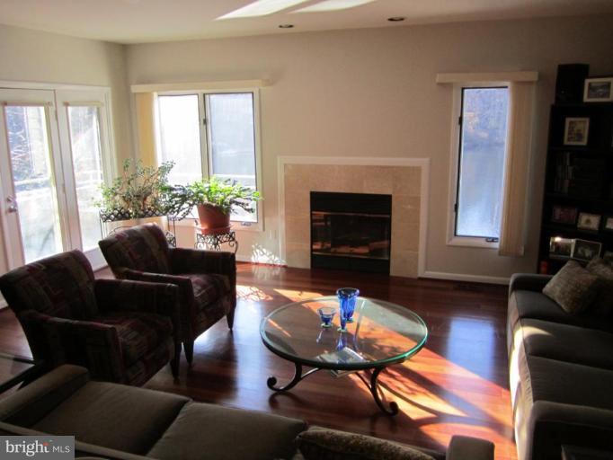 1971 Lakeport Way Reston, VA 20191 - Photo 6 of 21 Living Room #2