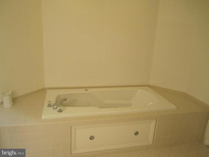 1971 Lakeport Way Reston, VA 20191 - Photo 8 of 21 Master Bath #2