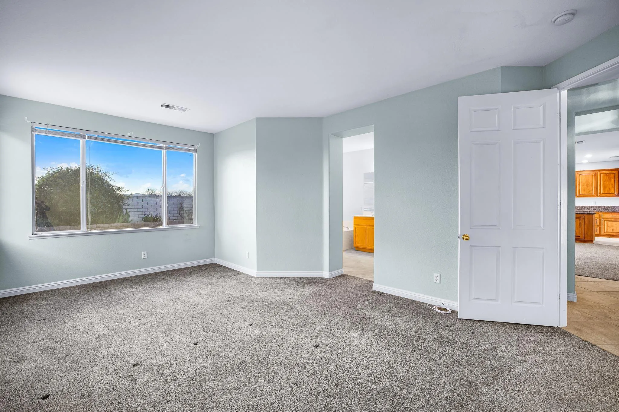 35511 Shadow Drive Winchester, CA 92596 - Photo 20 of 34 a view of an empty room with a window