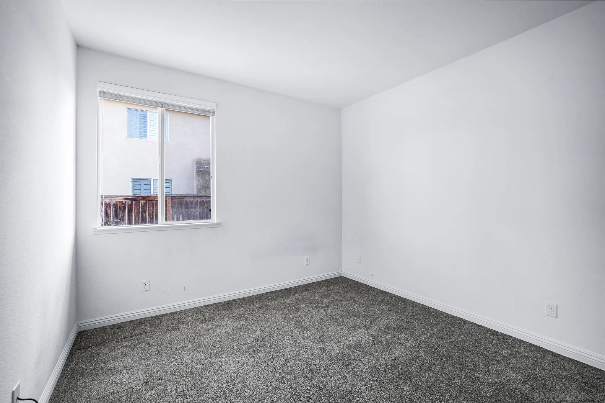 35511 Shadow Drive Winchester, CA 92596 - Photo 26 of 34 an empty room with a window