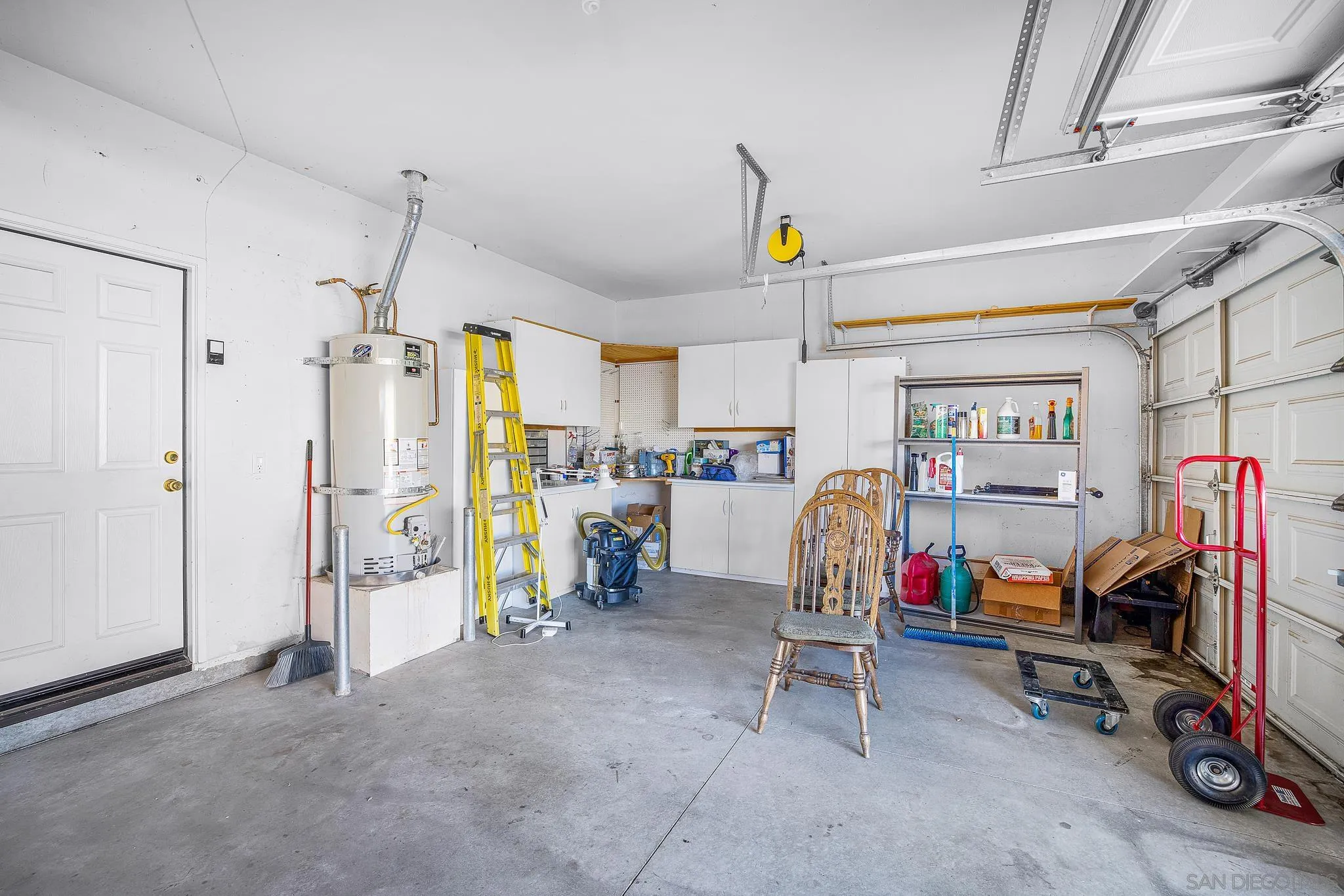 35511 Shadow Drive Winchester, CA 92596 - Photo 33 of 34 a view of a room with gym equipment
