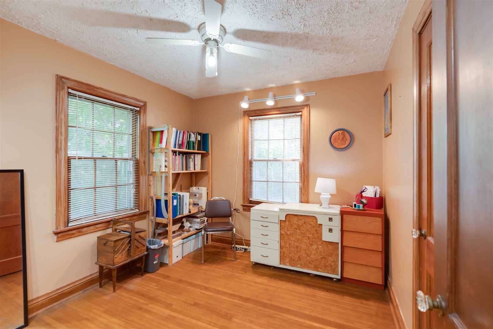 32 White Place Bloomington, IL 61701 - Photo 9 of 26 a living room with furniture and a window