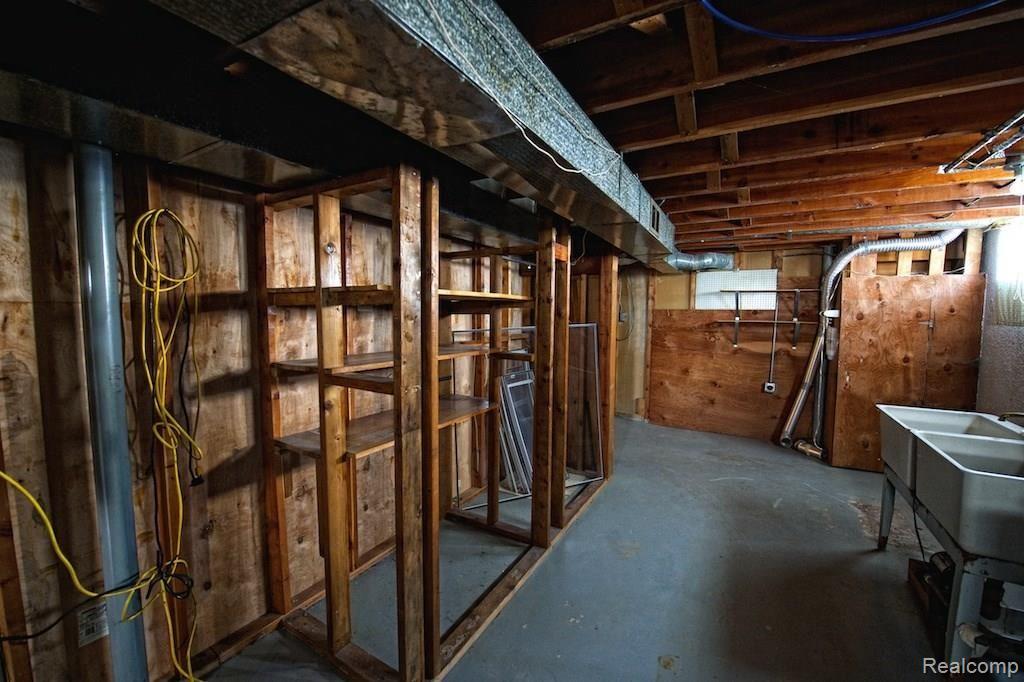 5030 Waldon Road Clarkston, MI 48348 - Photo 23 of 26 DSC_9542.jpg