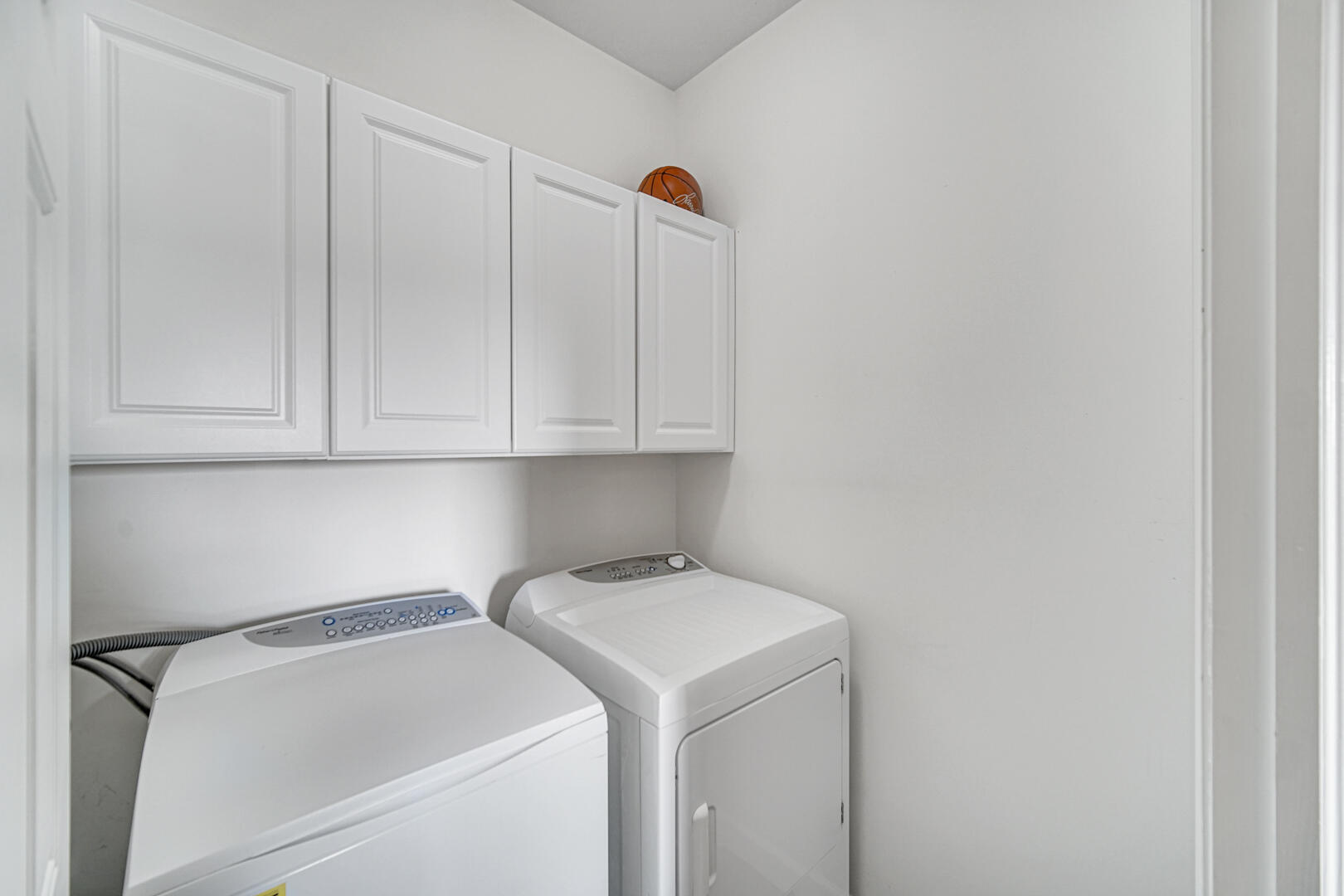 491 West Division Road Valparaiso, IN 46385 - Photo 17 of 38 a utility room with dryer and washer