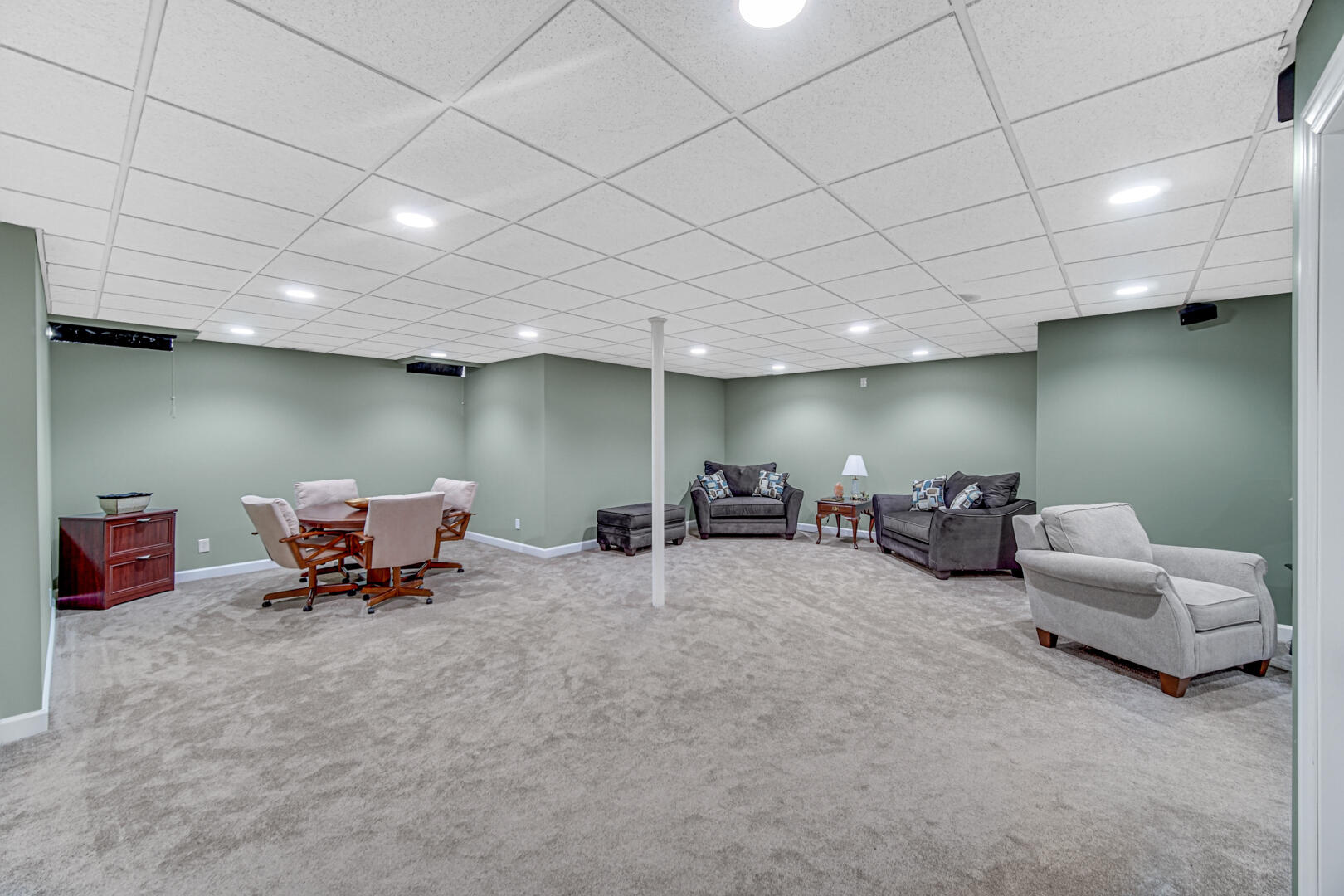 491 West Division Road Valparaiso, IN 46385 - Photo 30 of 38 a living room with furniture and a table