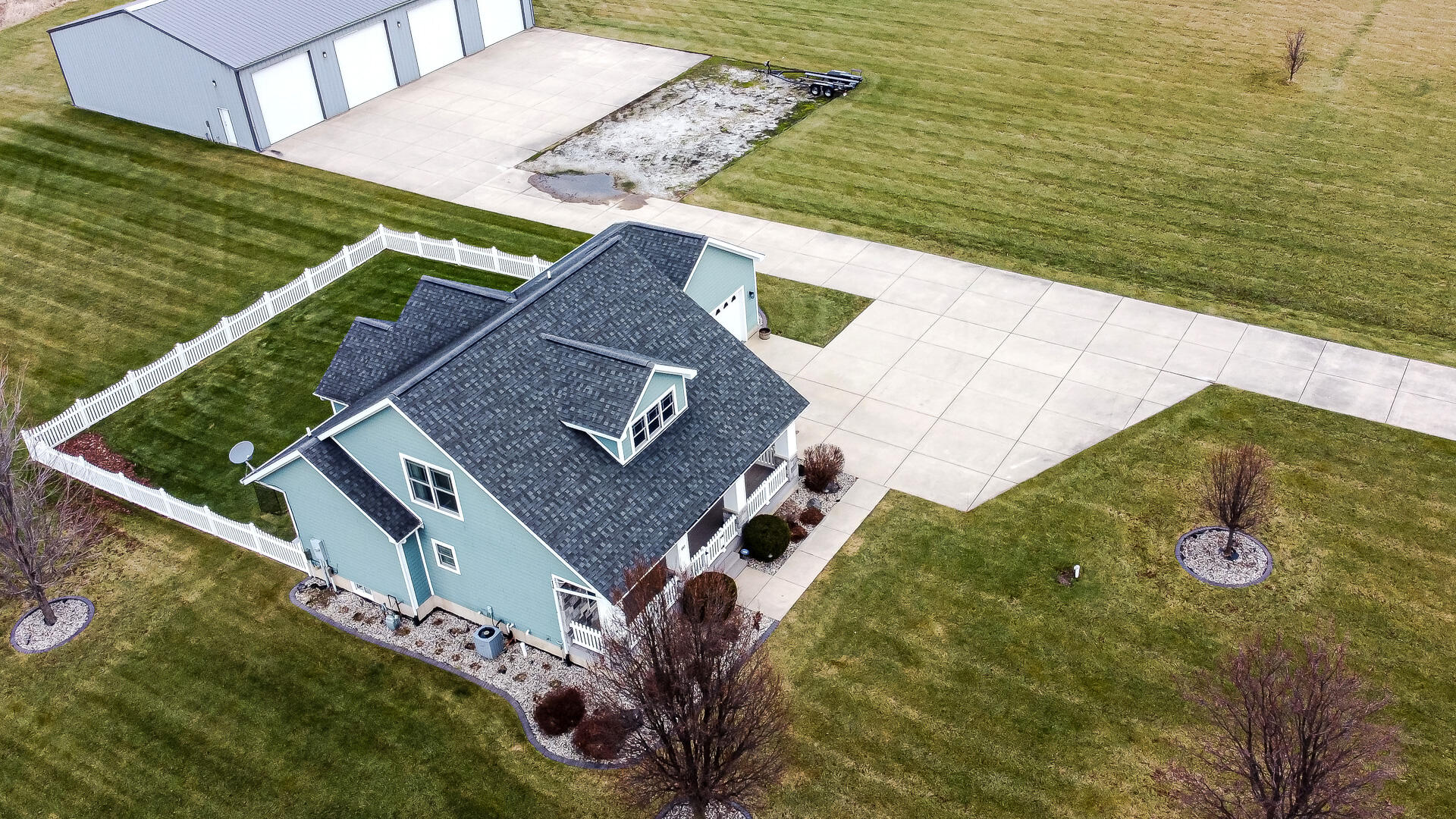 491 West Division Road Valparaiso, IN 46385 - Photo 5 of 38 a view of a yard