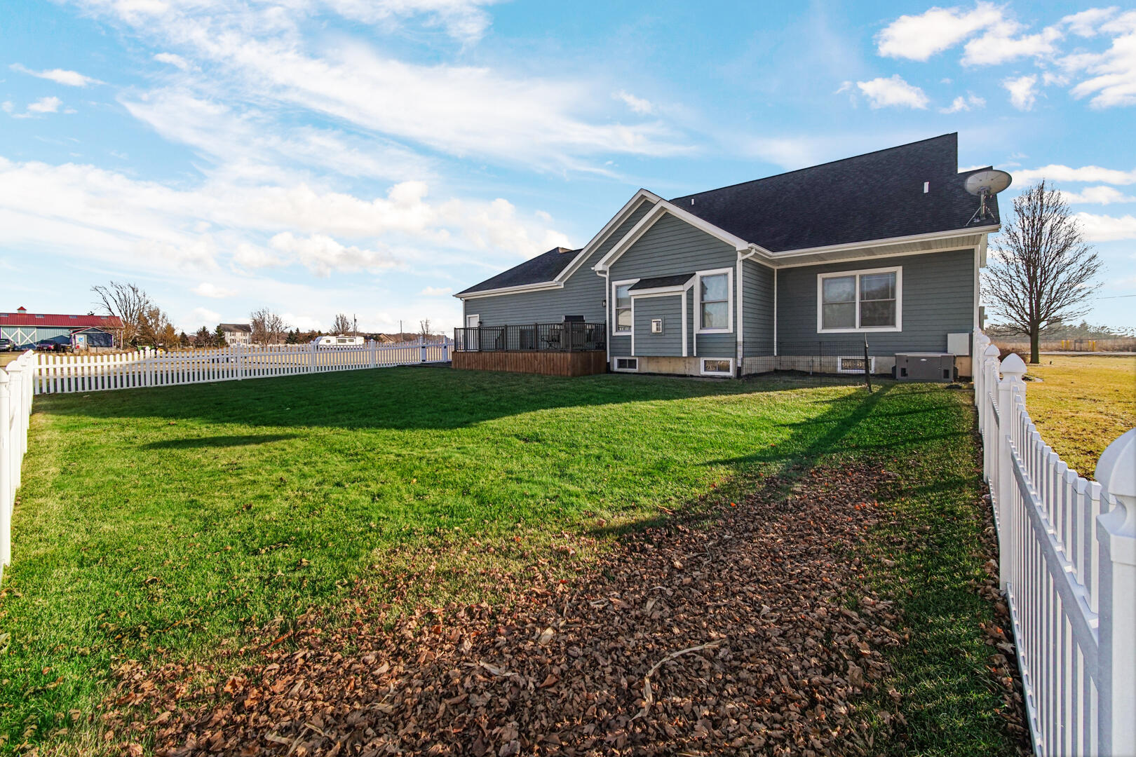 491 West Division Road Valparaiso, IN 46385 - Photo 7 of 38 a front view of house with yard and green space