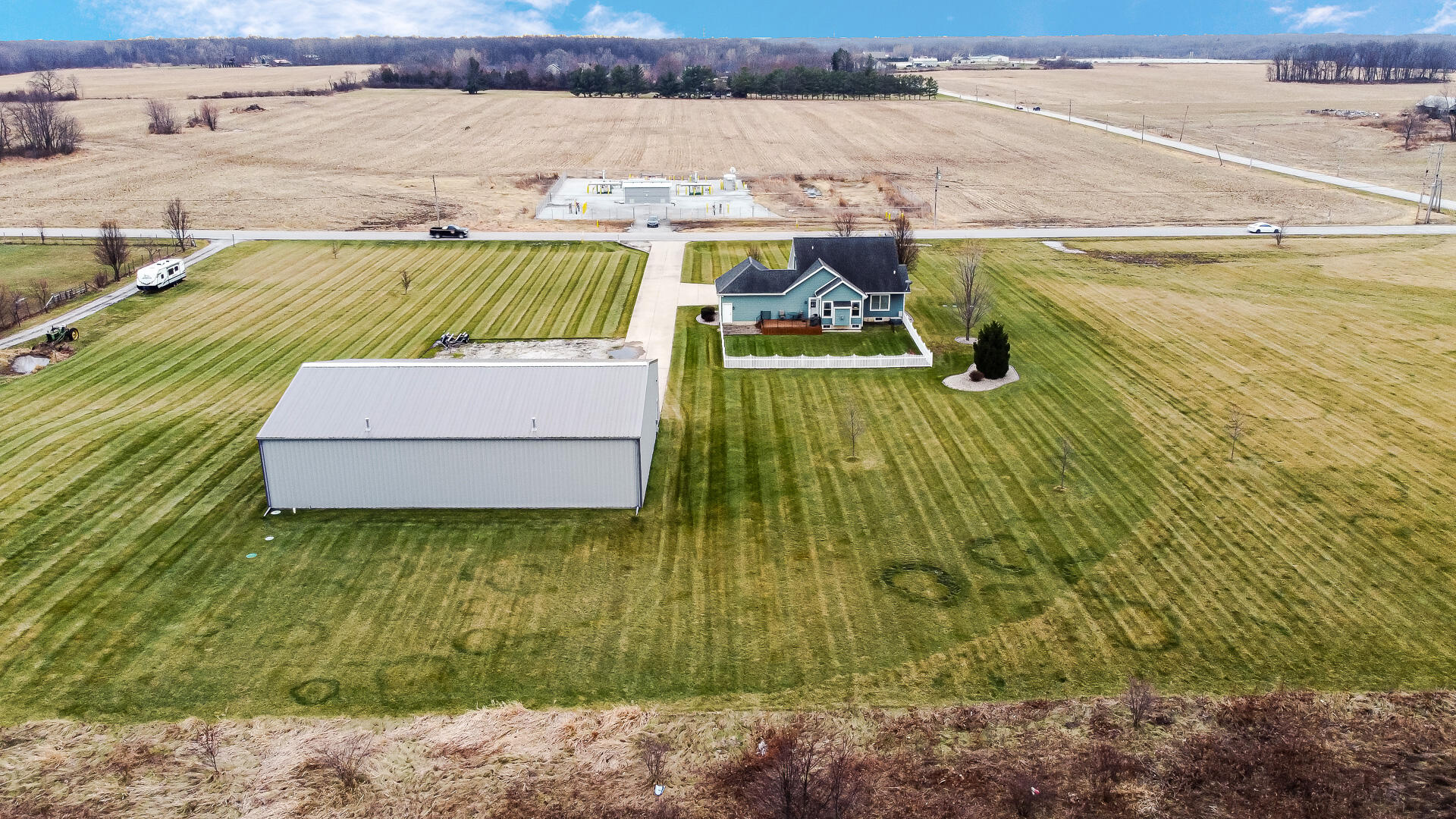 491 West Division Road Valparaiso, IN 46385 - Photo 9 of 38 a view of swimming pool with a yard