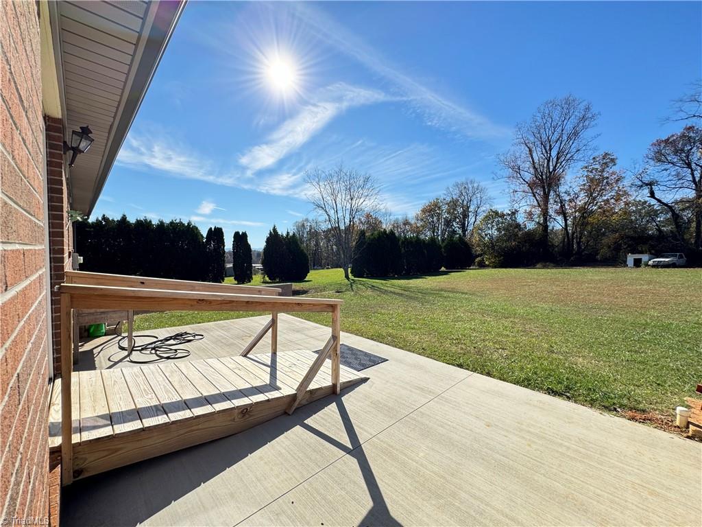 695 McKinley Road Traphill, NC 28685 - Photo 5 of 22 Gallery Image 5