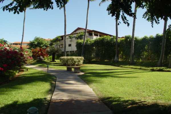 1870 Hoone Road, Unit 525 Koloa, HI 96756 - Photo 10 of 19 a garden view with a fountain
