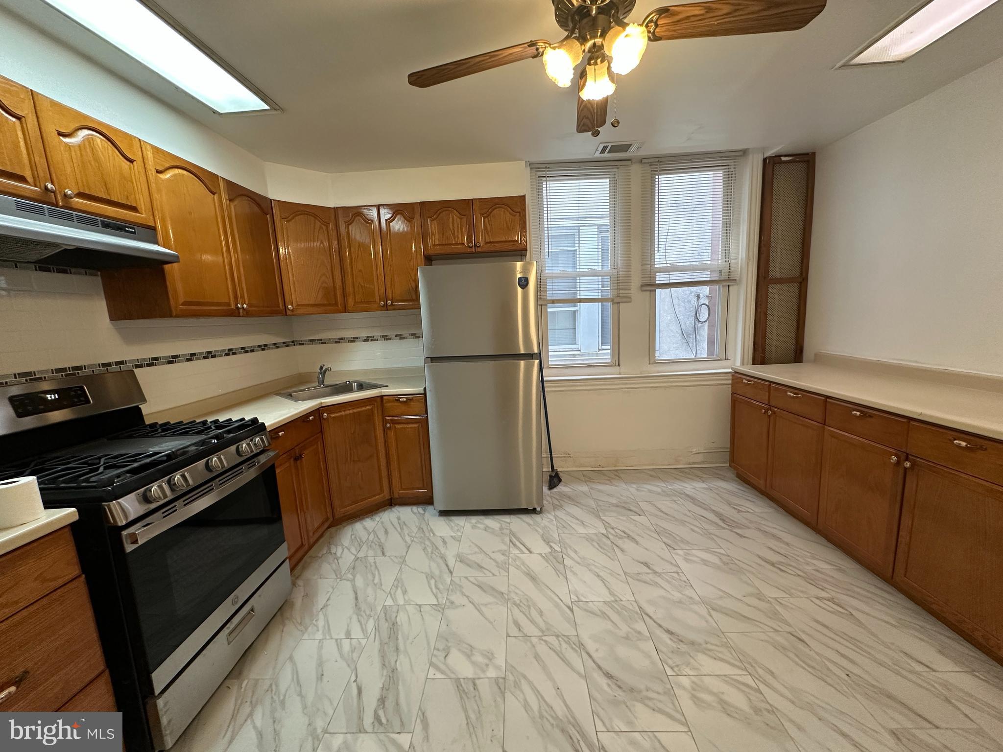 705 South 6th Street Philadelphia, PA 19147 - Photo 2 of 24 Gallery Image 2