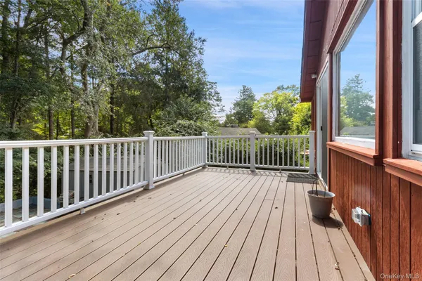 $599,000 | 6 Brookside Drive, Yorktown Heights, NY 10598